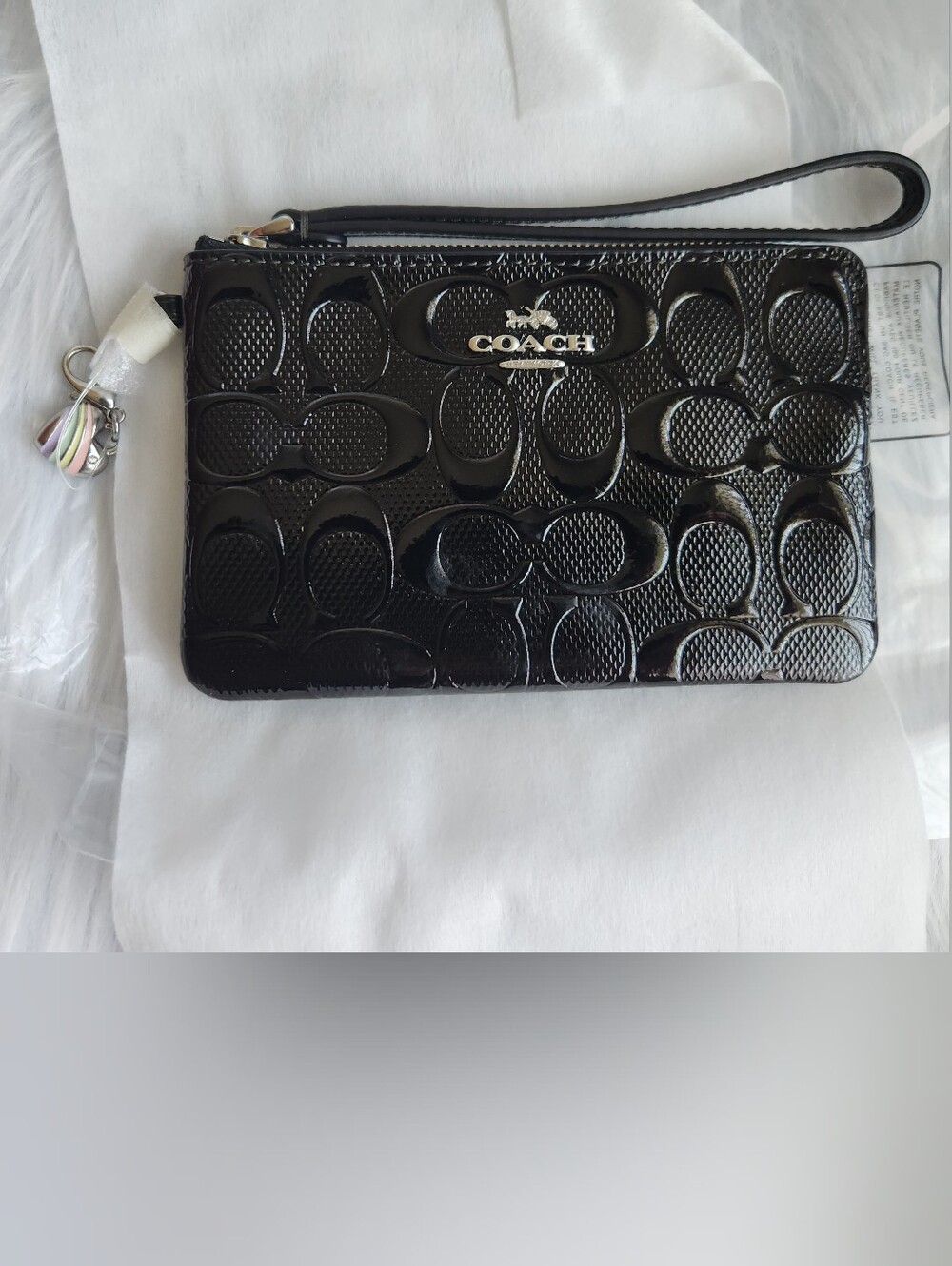 NWT COACH Corner Zip Wristlet Signature Leather With Heart Charm Black CDY96